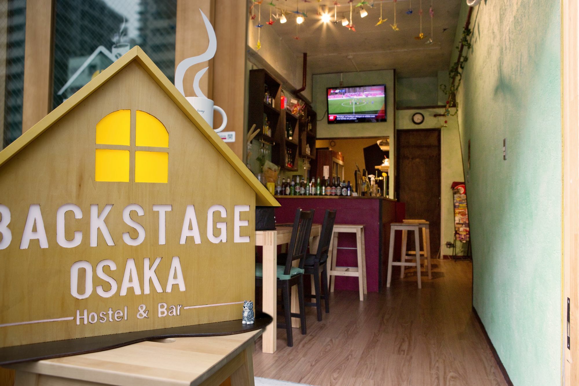 Backstage Hostel&bar *